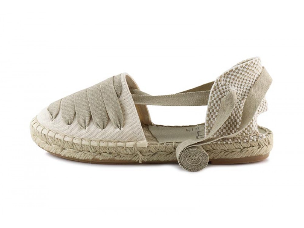 Alpargata color crudo con cintas empeine beige Pepa y Cris