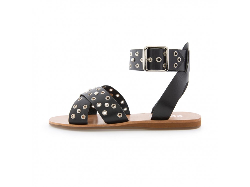 Sandalia de piel negra con tachas RYM de 220V