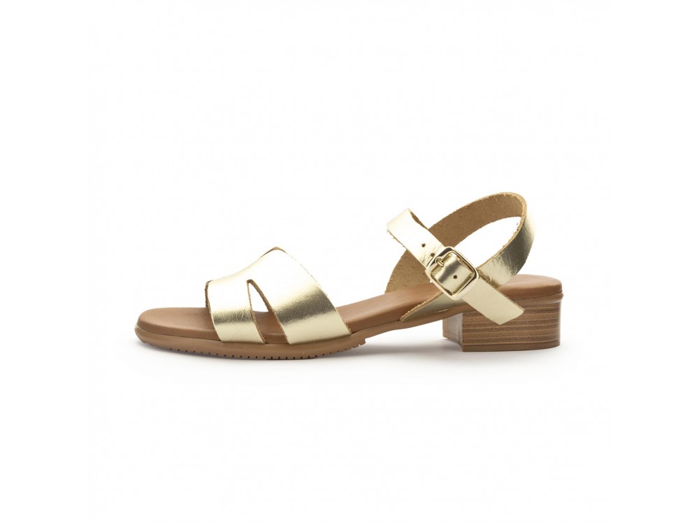 Sandalia platino con tacón bajo S115523 de Pepa&Cris