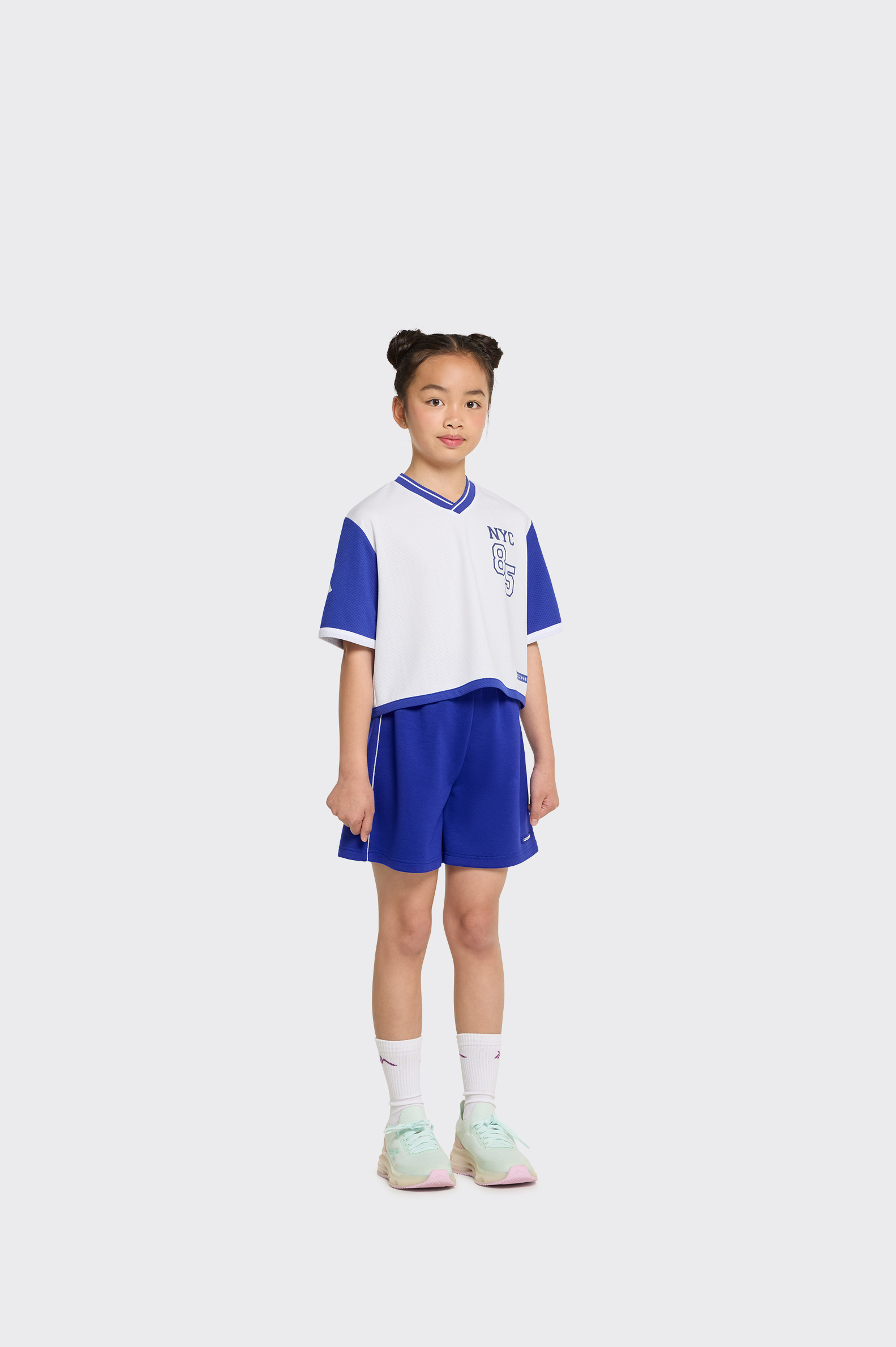 SHORT EXCLUSIVES Tenth PIPING NIÑA