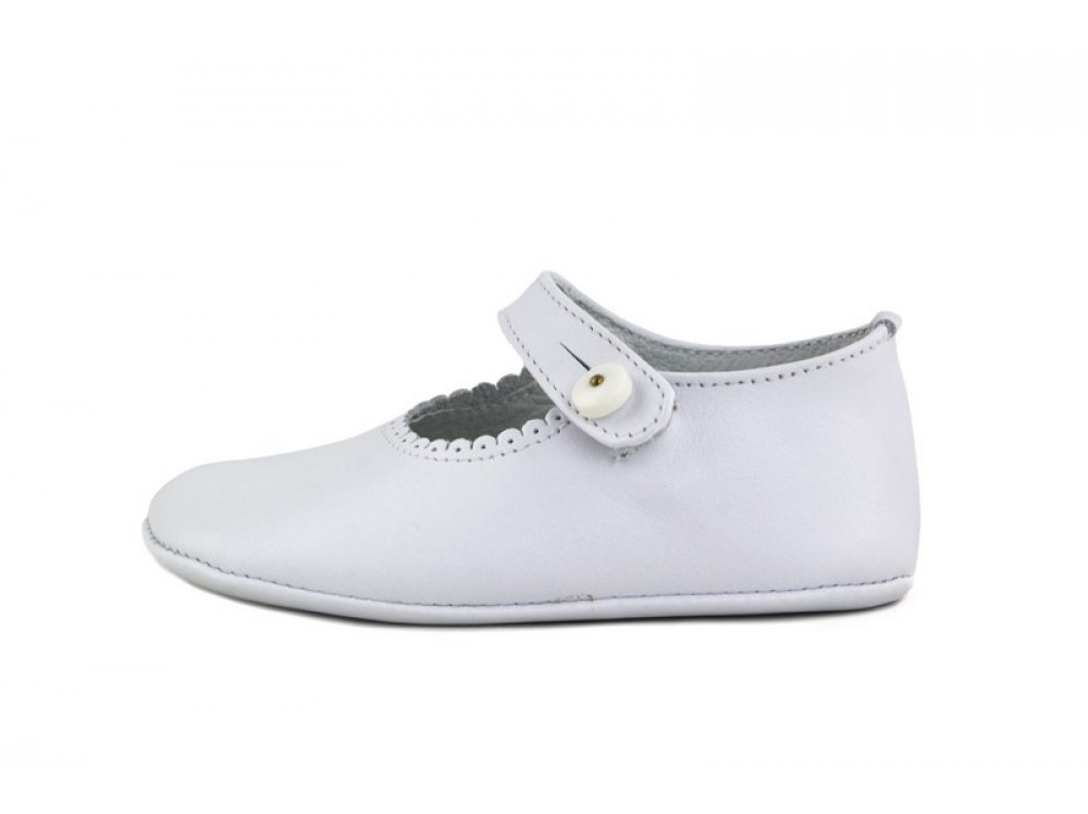 Merceditas de cuna piel blanco con botón Jeromín