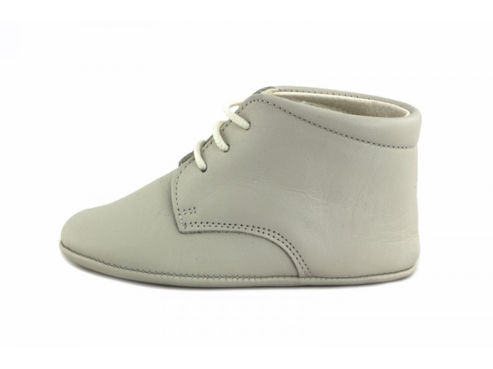 Botita de cuna piel beige Jeromín