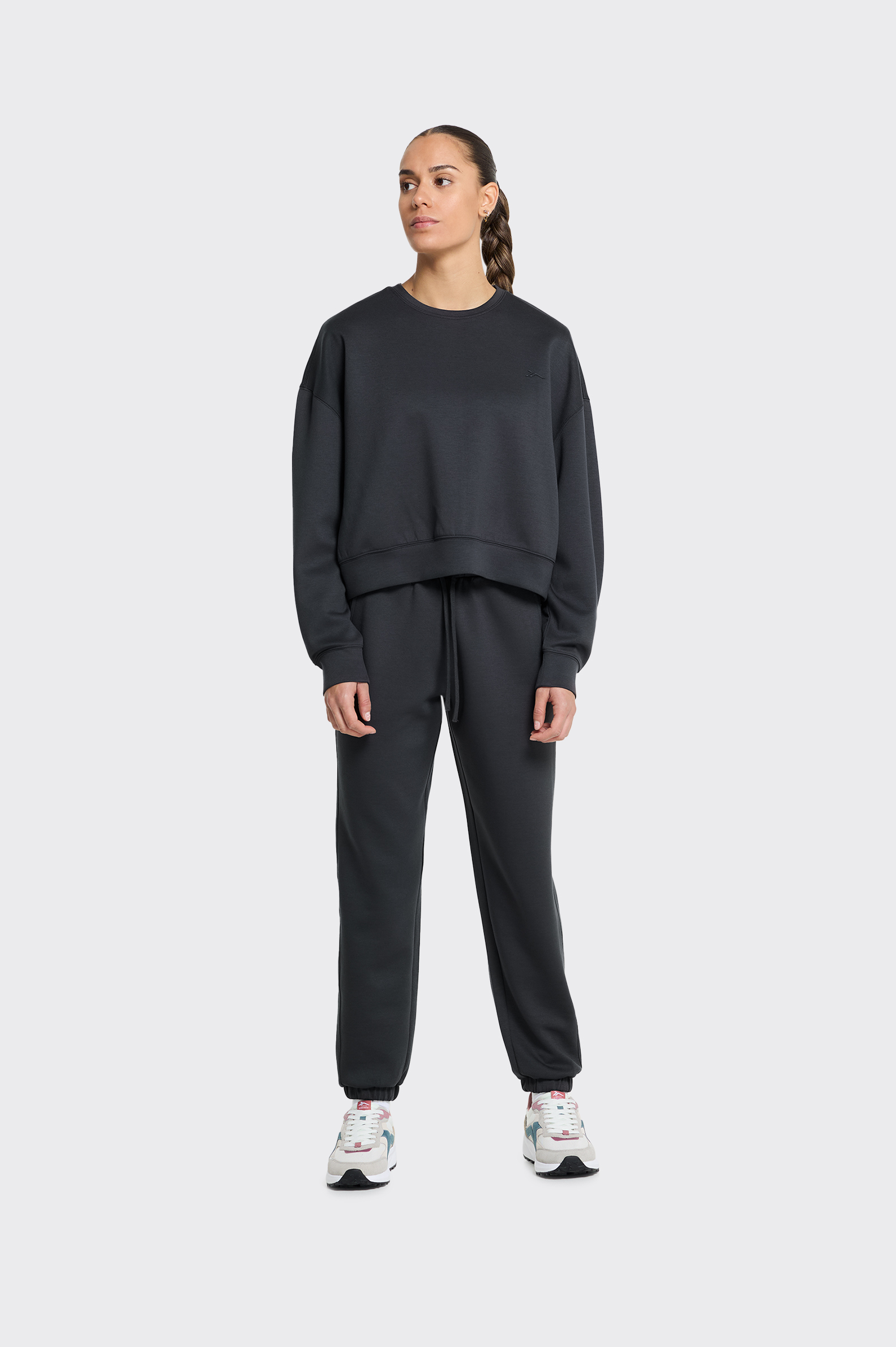 SUDADERA ESSENTIALS Tenth DRY ELÁSTICA MUJER