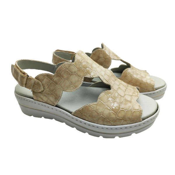 Sandalia de charol con plataforma y plantilla Notton