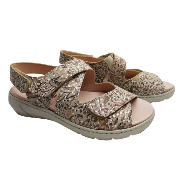 Sandalia velcros cruzados C. Puche