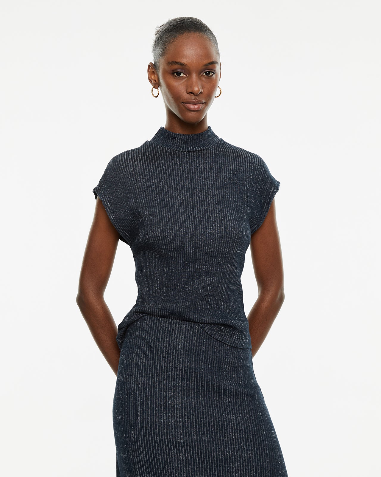 Top canalé sin mangas cuello perkins