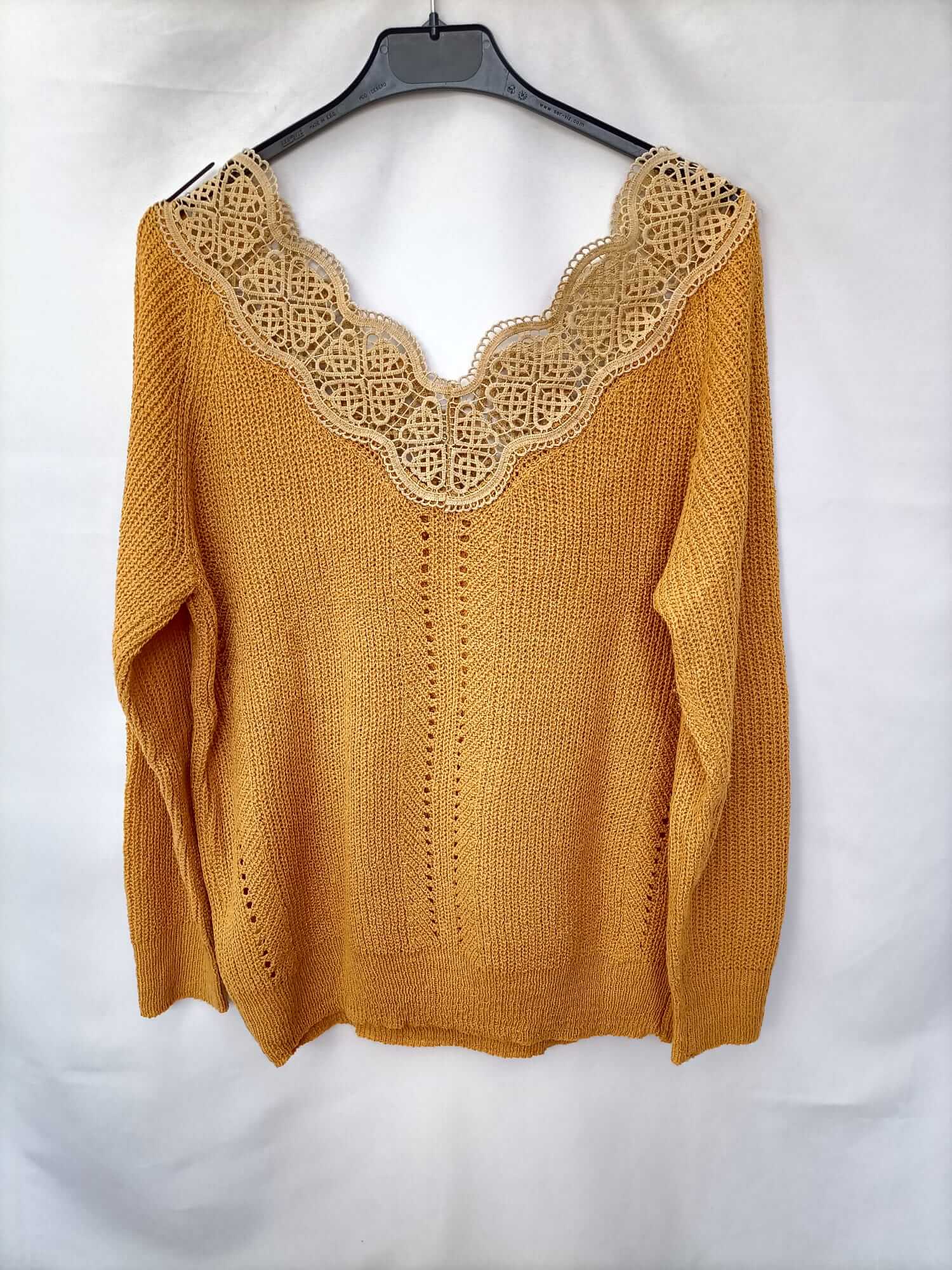 OTRAS. Jersey mostaza encaje m/l
