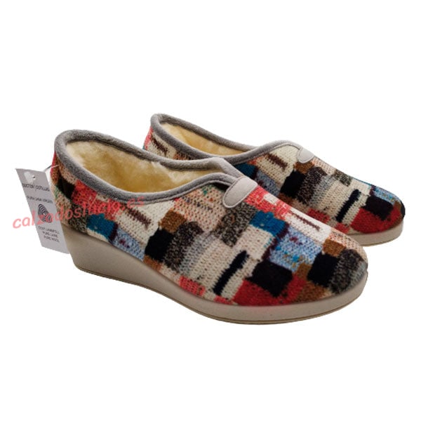 Zapatilla de casa con forro de lana y cuña D. Cutillas