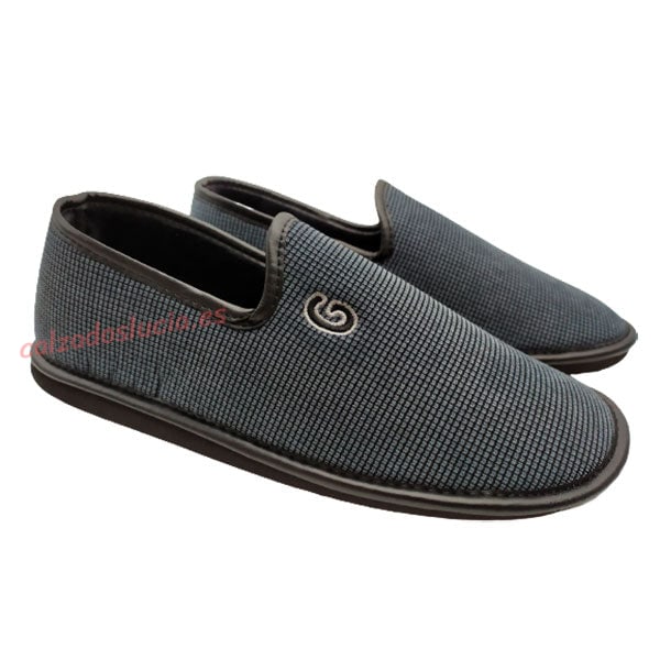 Zapatilla casa cerrada de hombre por Gomus