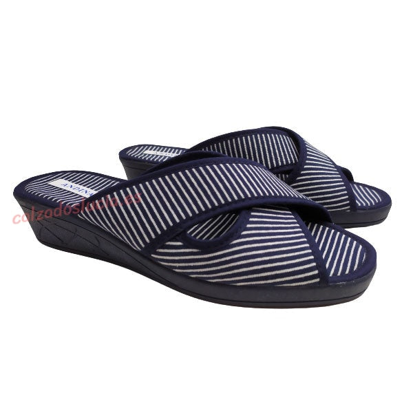 Zapatilla casa cruzada con cuña de Andinas