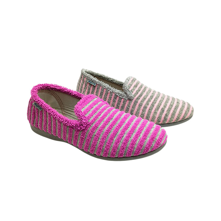 Zapatilla casa cerrada de entretiempo en rizo