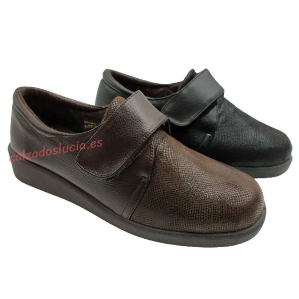 Zapato ancho de velcro con suela de descanso D. Cutillas