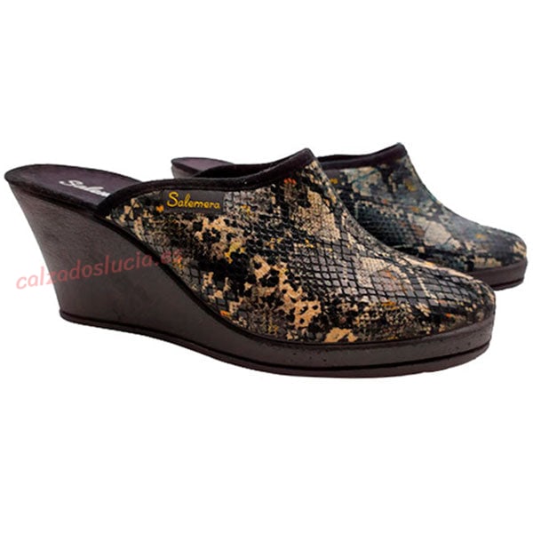 Zueco cuña alta estampado cobra Salemera