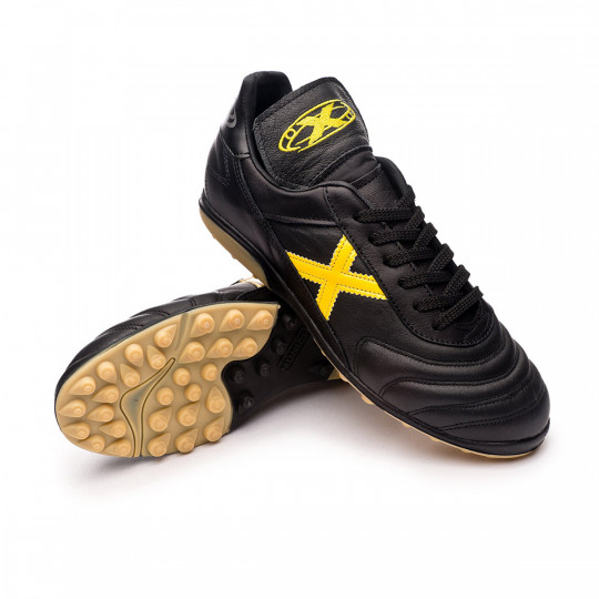 Bota de fútbol Munich Mundial Turf Negro-Amarillo
