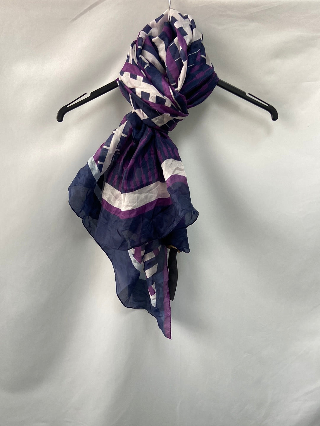 MASSIMO DUTTI.Pañuelo maxi seda morados