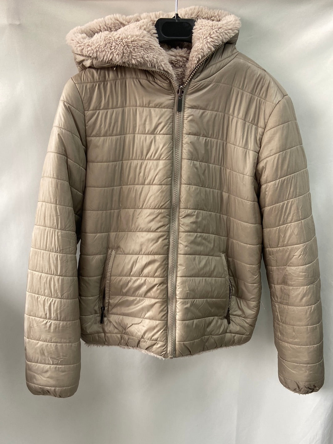 FÓRMULA JOVEN.Abrigo reversible beige T.40