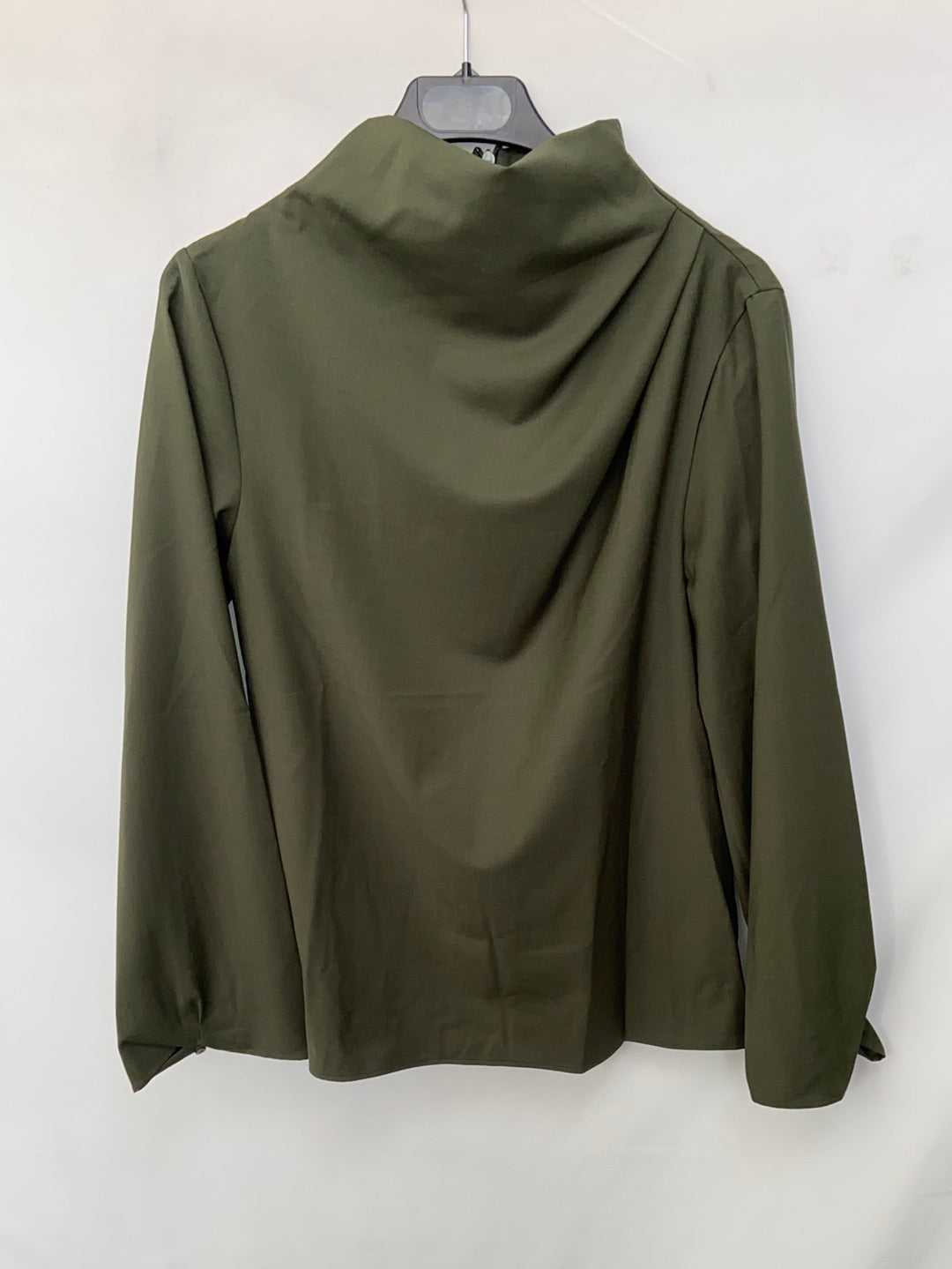 ZARA.Blusa verde arreglada T.s