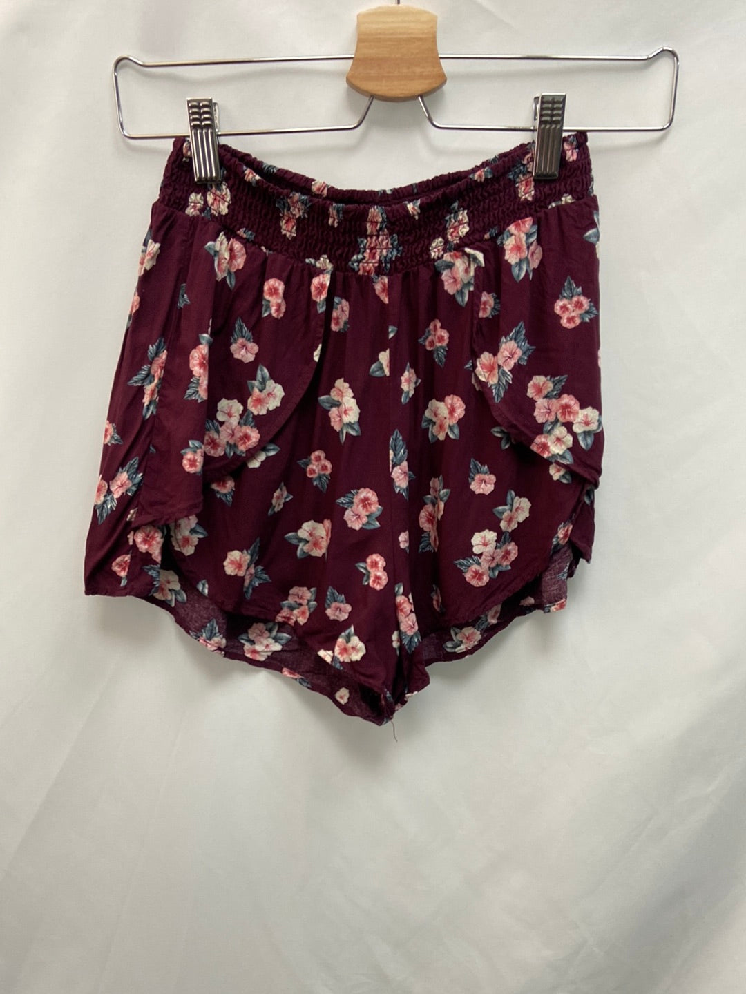 PULL&BEAR.Shorts fluidos burdeos T.m(s)