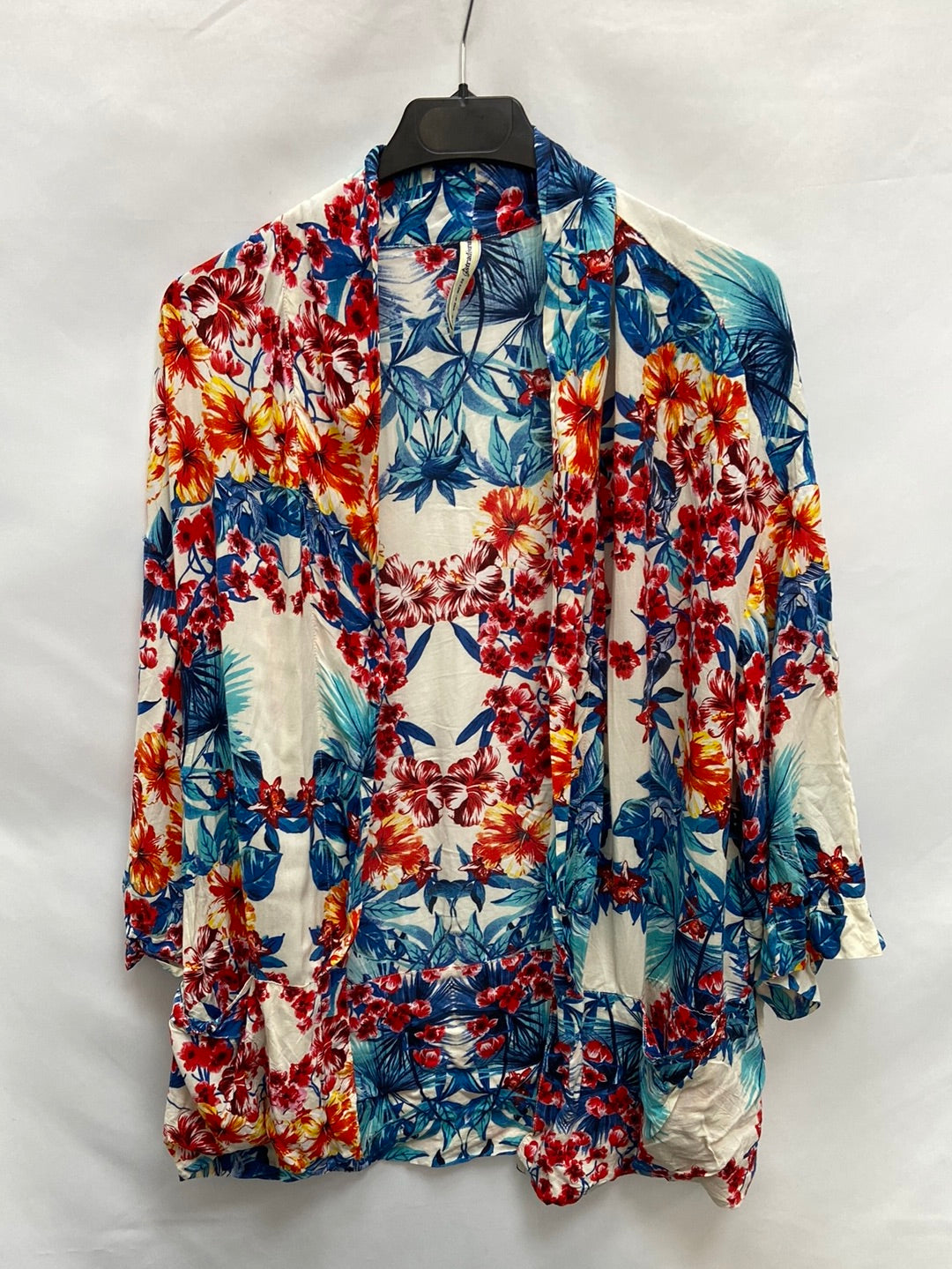 STRADIVARIUS. Kimono flores