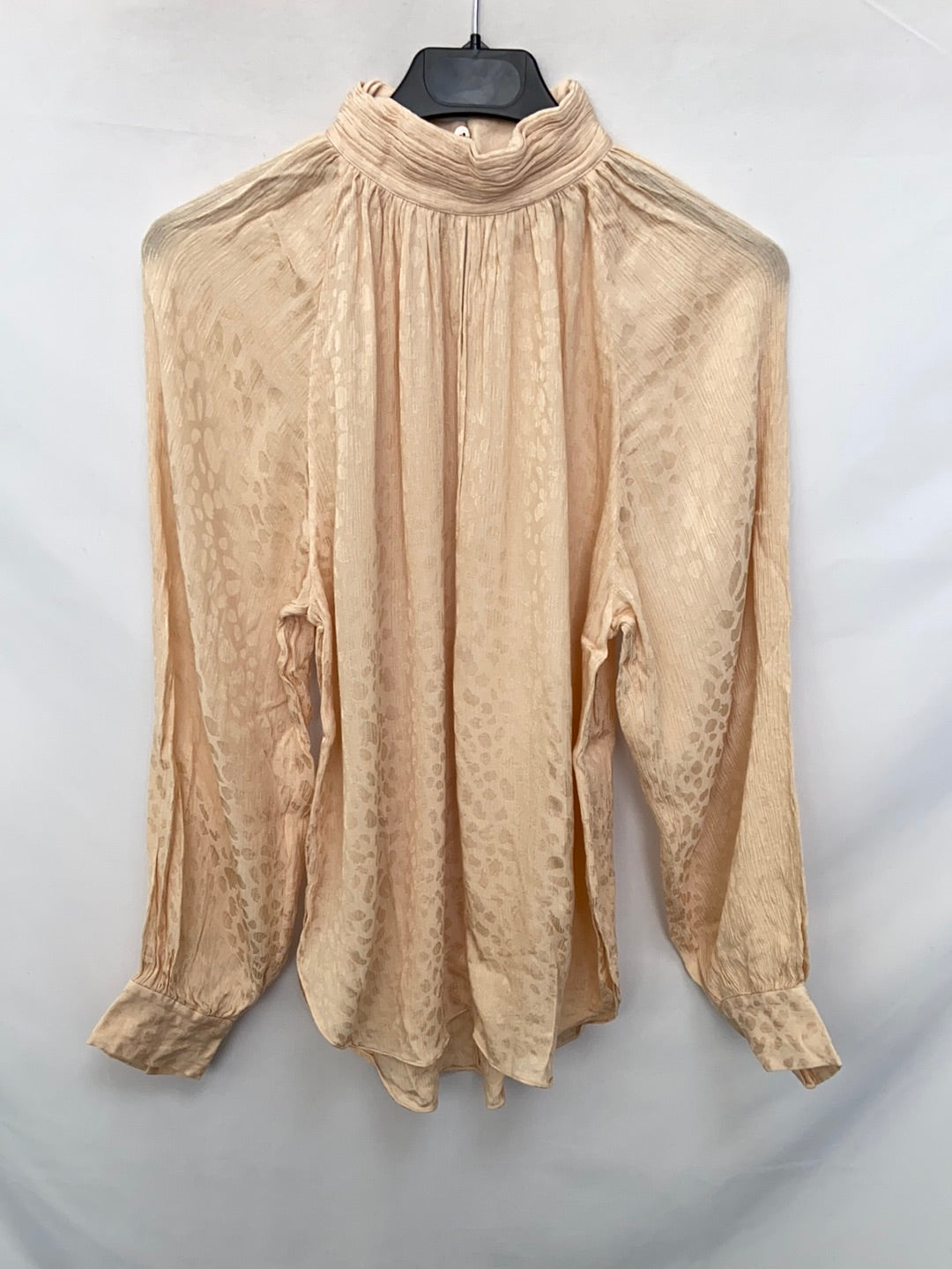 MASSIMO DUTTI.Blusa beige animal print T.m
