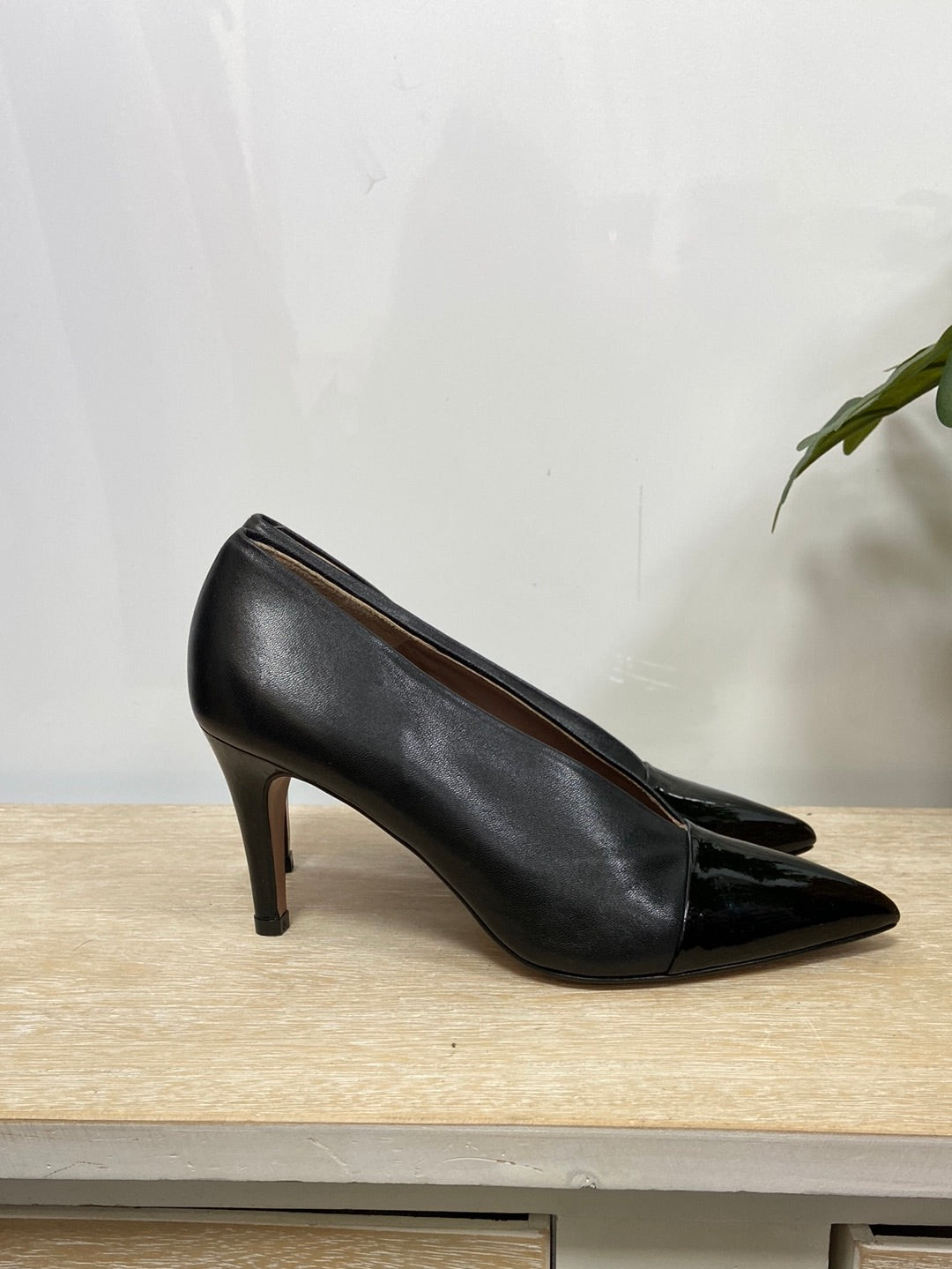 GLORIA ORTIZ. Zapato de tacón cerrado negros T. 37