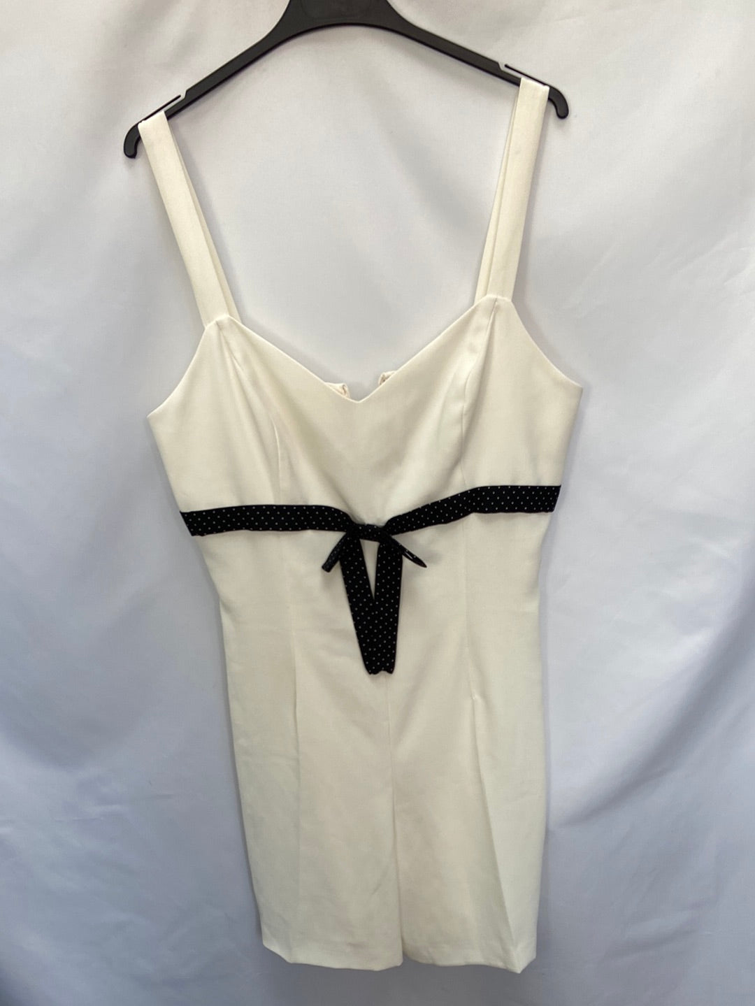 CÓDIGODEMODA.Mono blanco vestir t.44