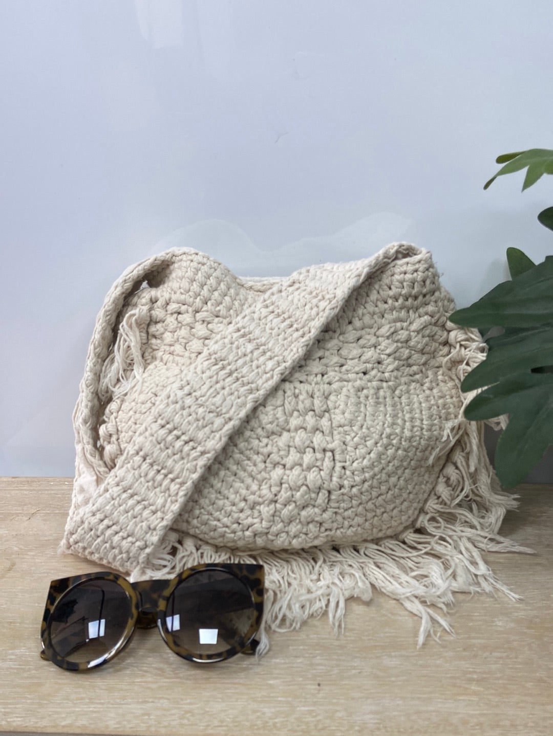 SHEIN. Bolso beige croché trenzado