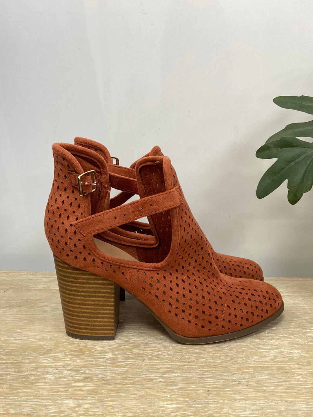 BUONAROTTI.Botones teja troquelados T.38