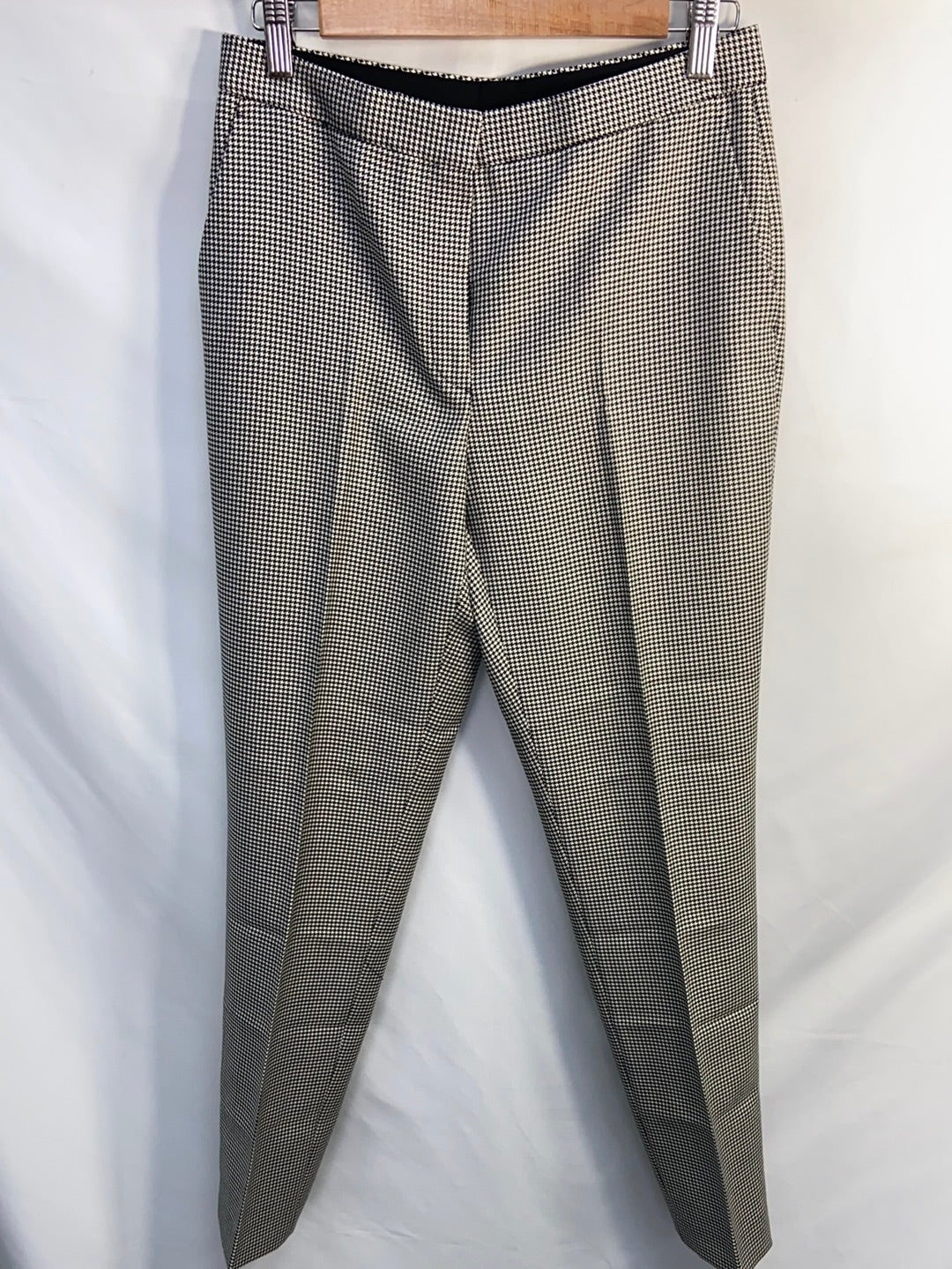 MASSIMO DUTTI.Pantalones pinzas pata de gallo T.38