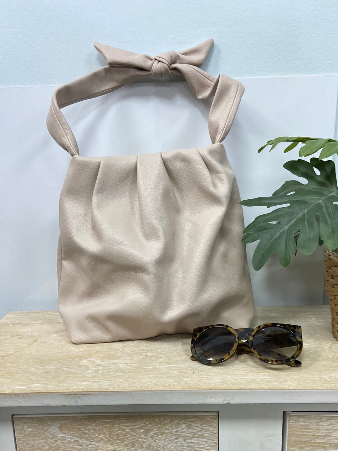 ZARA.Bolso beige polipiel (mediano)