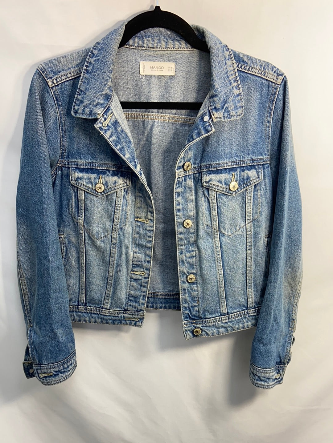 MANGO.Chaqueta vaquera corta efecto desgastado T.M