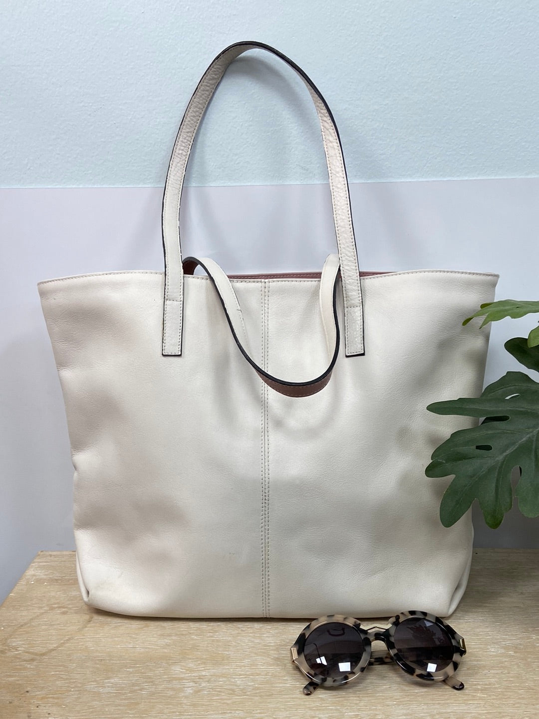 OTRAS. Bolso blanco grande