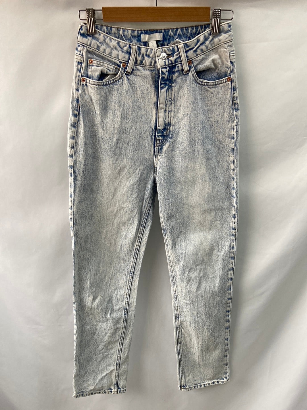 H&M.Pantalones denim claro T.38