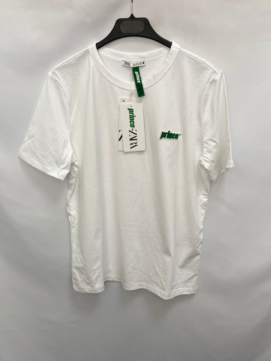 ZARA.Camiseta blanca básica T.s prince