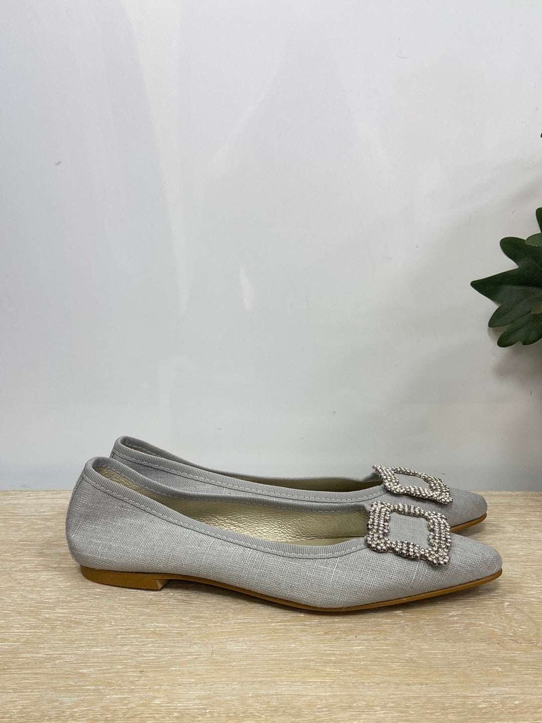 MENINAS.Manoletinas grises pedrería T.37