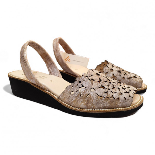 Menorquinas cuña Ria flores laser piel