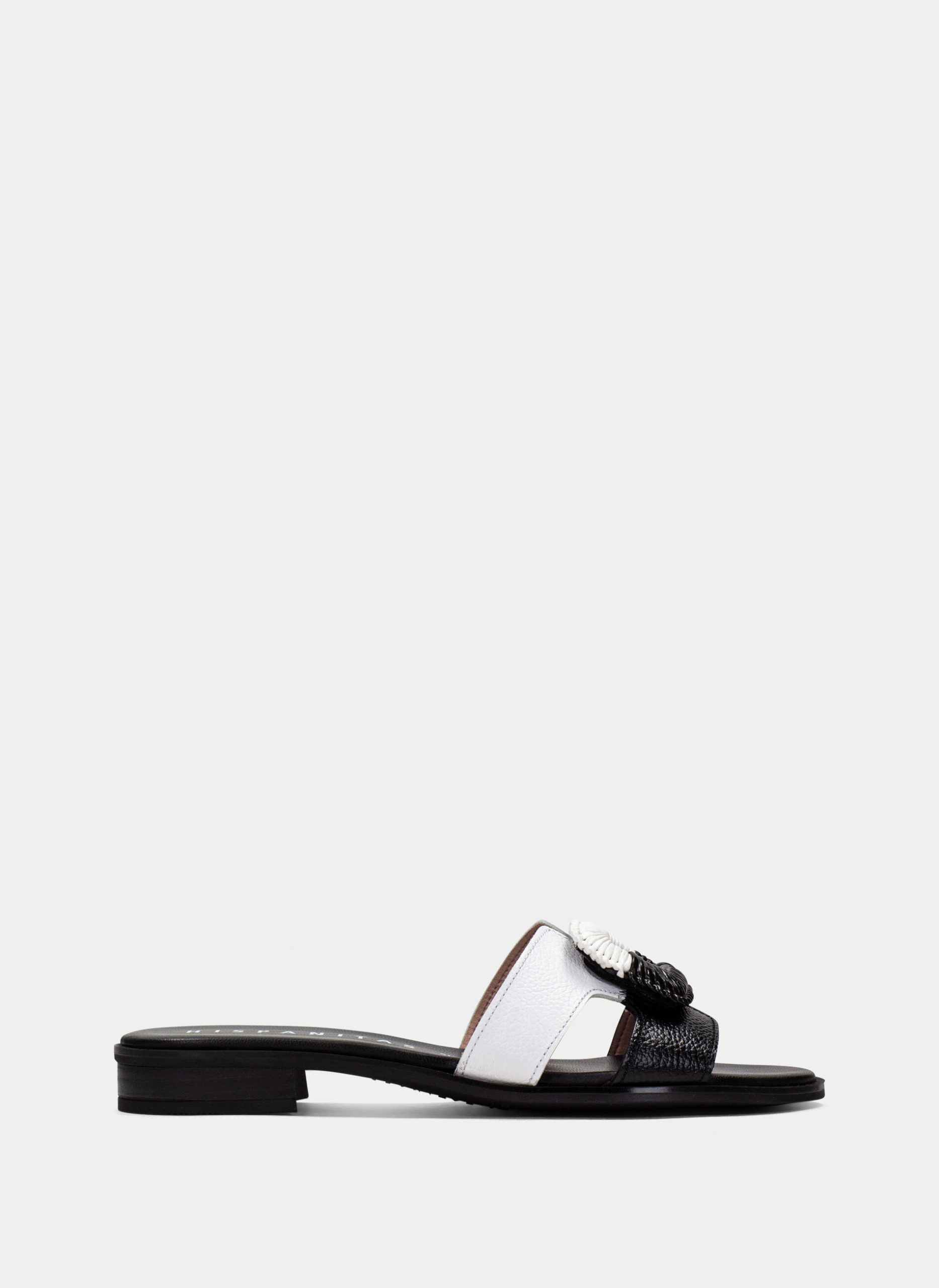 Sandalia Plana yakarta negro-blanco-HV253881