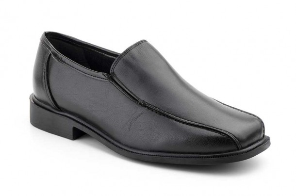 Zapato mocasín económico piel negro